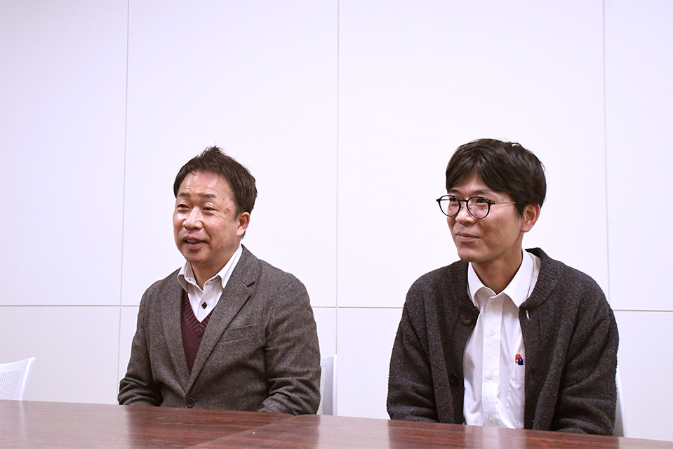 明石市立錦城中学校 片芝教頭（左）明石市教育委員会 澤村様（右）